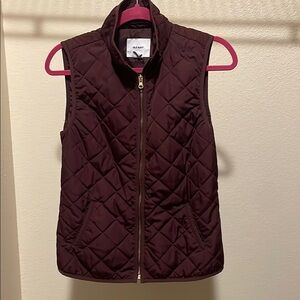 Old Navy Women's Quilted Vest - Burgundy
